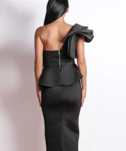 Sukienka midi ozdobne ramię czarna (6)