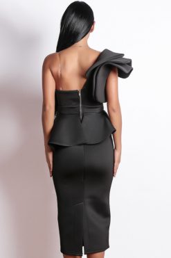 Sukienka midi ozdobne ramię czarna (6)
